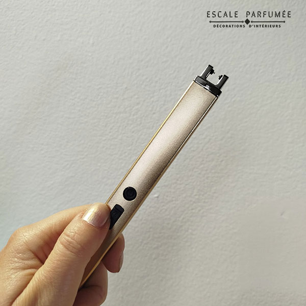 Briquet avec adaptateur USB de couleur Doré