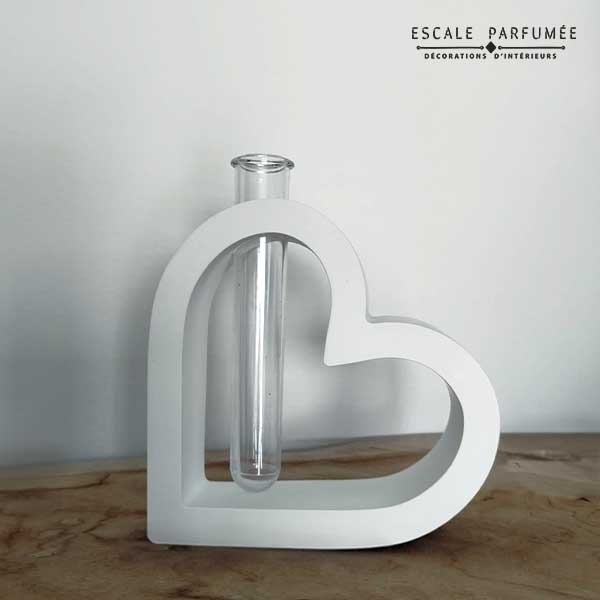 Vase L'Elixir en Gypse Blanc - en forme de cœur par Escale Parfumée