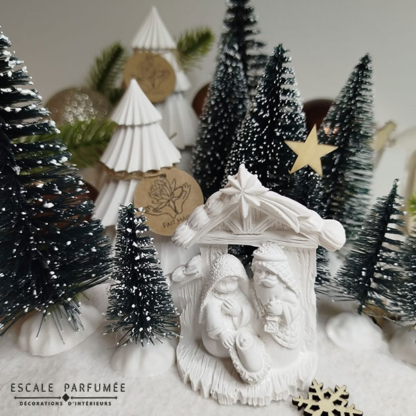 Scène de la nativité en gypse