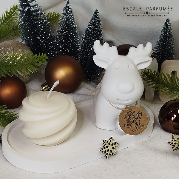 Renne sur plateau Ovalis-nom-du-produit-La-monture-céleste-en-gypse-par-Escale-parfumée