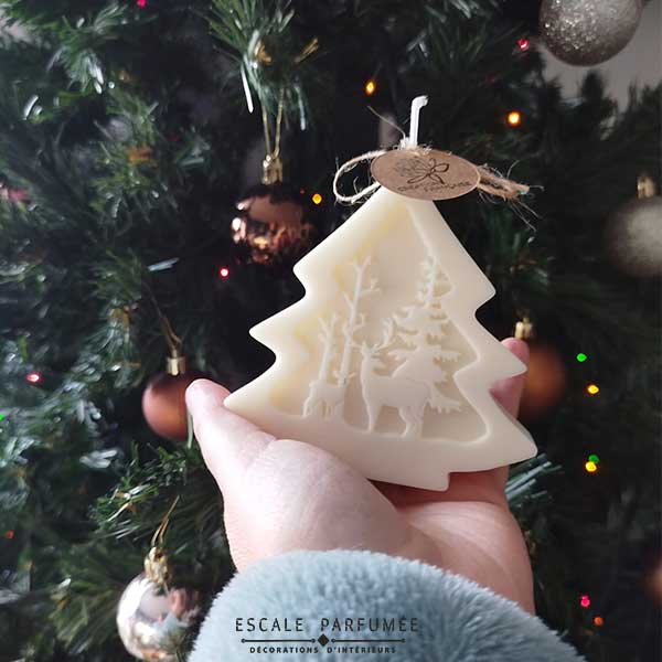 Bougie Beauté Forestière par Escale Parfumée - Sapin avec incrustation de cerfs