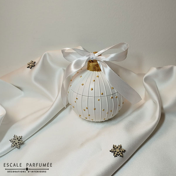 Bougie-La-Voûte-Etoilée-par-Escale-parfumée