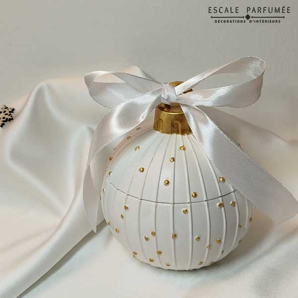 Bougie-La-Voûte-Etoilée-par-Escale-parfumée